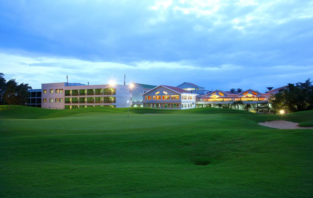 Eagleton - The Golf Resort Bidadi Buitenkant foto